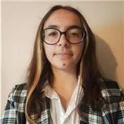 Tutrice pour l'aide aux devoirs et le soutien scolaire en chimie, maths et anglais